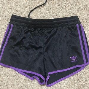 ADIDAS W XS workout elastic Shorts purple/black